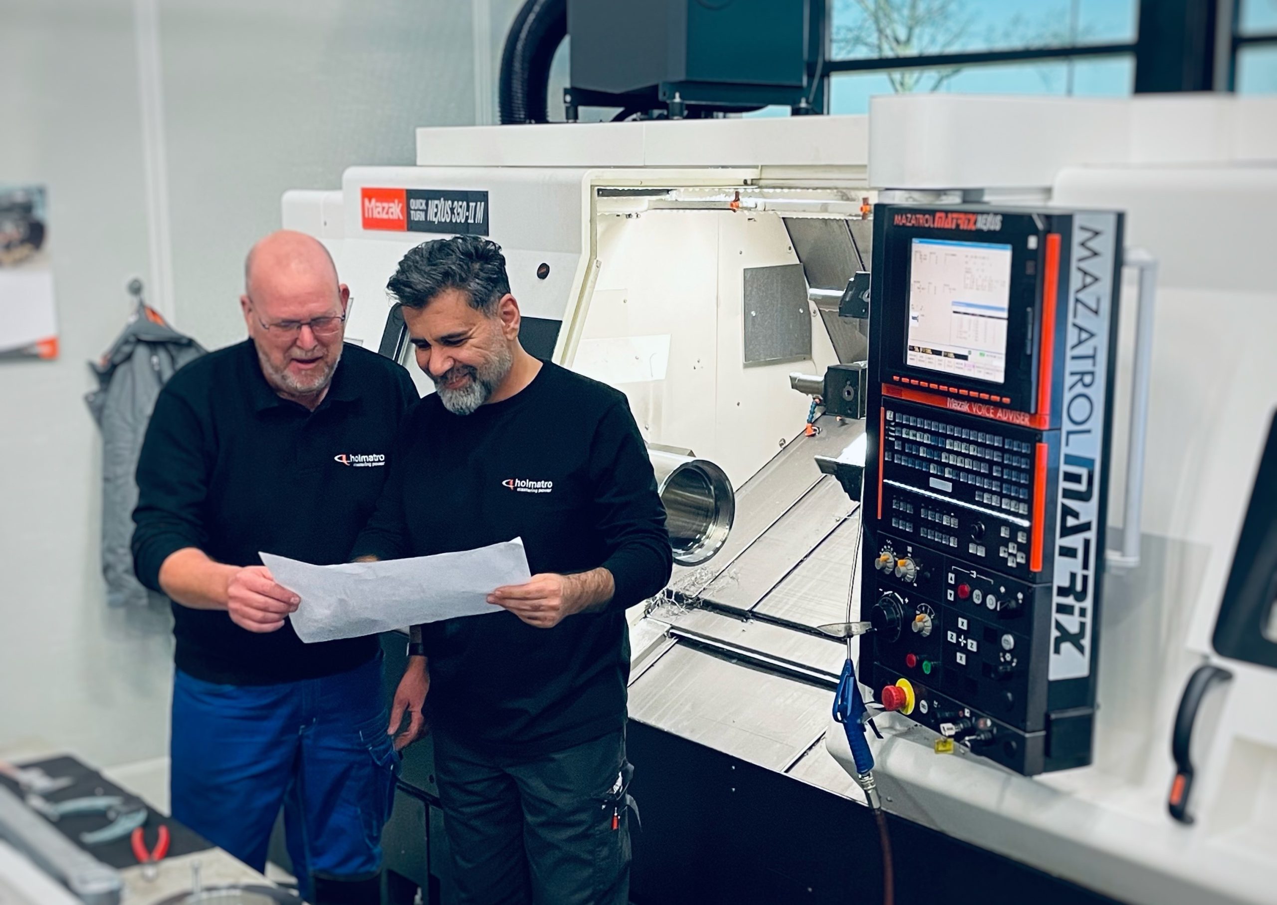 Holmatro Hydraulic Solutions production teamwork