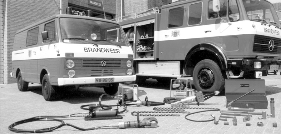 1977 - Introduction of hydraulic rescue tools_.jpg