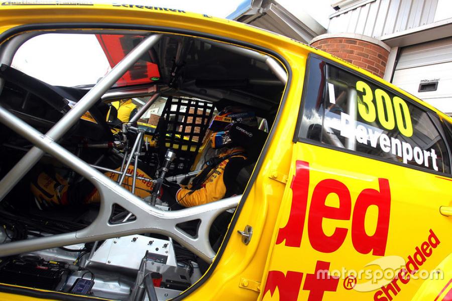 BTCC_Safety_Cell_Roll_Cage.jpg