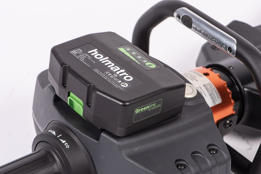 Battery on cordless rescue tool