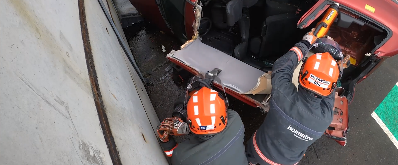 Rescue Hacks #8 - Vehicle on its side with limited access - Partial Roof Flap