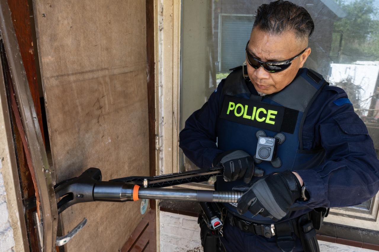T1 Police-1513